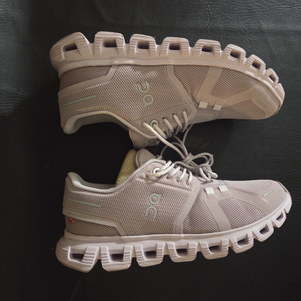 On Running Walking Sneakers Women Size 6 Cloud 6